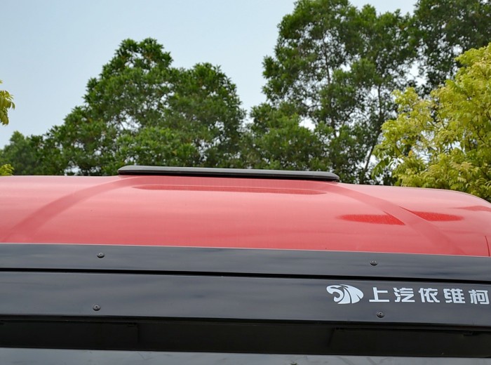 红岩 杰狮M100重卡 290马力 4X2 牵引车(畅途版)(CQ4185HMG361C)外观图（11/61）