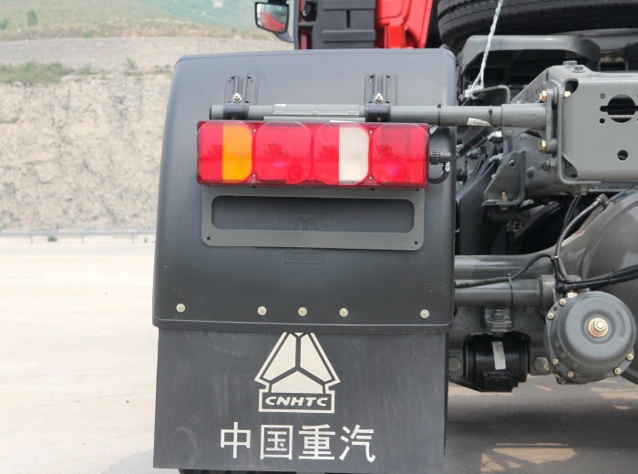 中国重汽 HOWO T5G重卡 340马力 6X4 牵引车(ZZ4257N324GC1/N2V7)底盘图（25/81）