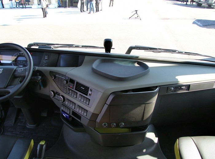 沃尔沃 新FH16重卡 750马力 6X4 牵引车驾驶室图（61/130）