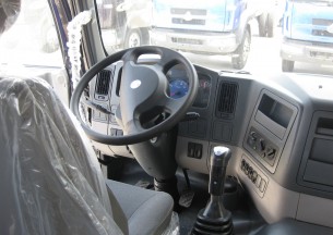 东风柳汽 霸龙重卡 260马力 4X2 牵引车(LZ4181PAF)驾驶室图