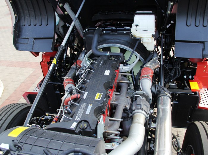 福田 欧曼GTL超能版 6系重卡 标准型 430马力 6X4 牵引车(高顶标准地板车身)驾驶室图（38/38）