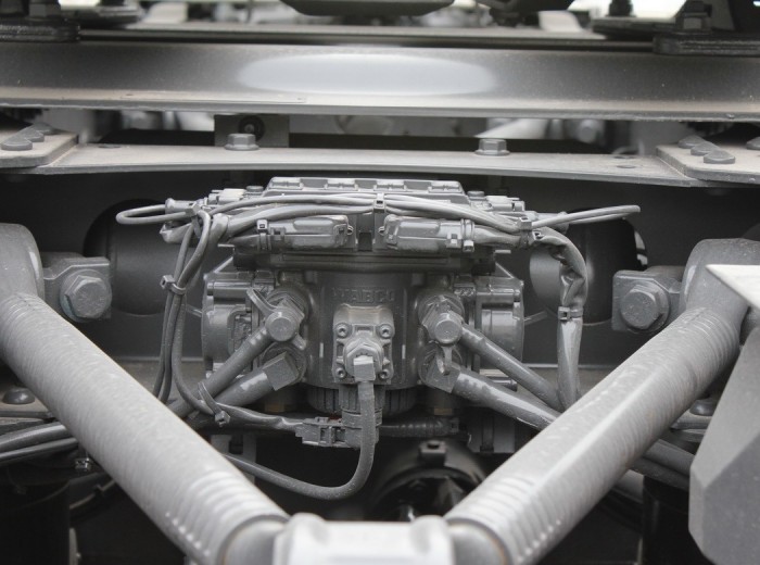 奔驰 Actros重卡 408马力 6X4 牵引车(型号2641)底盘图（22/30）