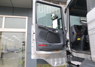 斯堪尼亚 G系列重卡 400马力 4x2 牵引车(型号G400)驾驶室图