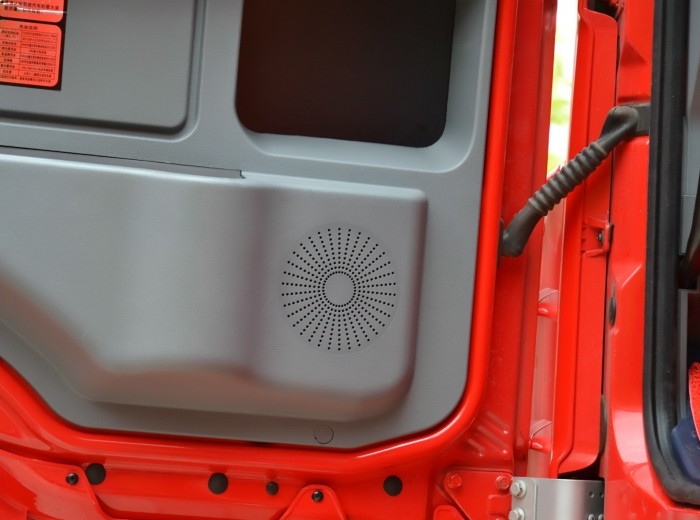 红岩 杰狮重卡 430马力 6X4 牵引车（畅途版）(CQ4255HXG334)驾驶室图（4/66）