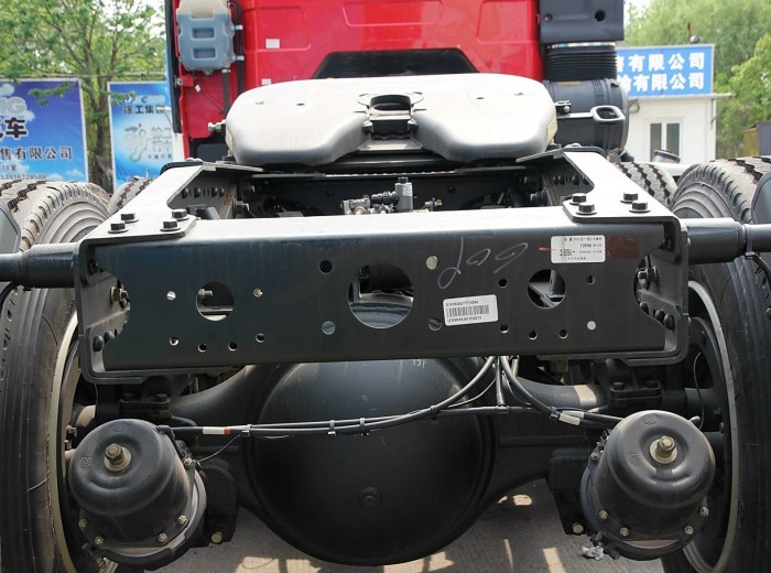解放 J6P重卡 420马力 6X4牵引车(AMT)(CA4250P66K24T1A1HE4X)底盘图（113/140）