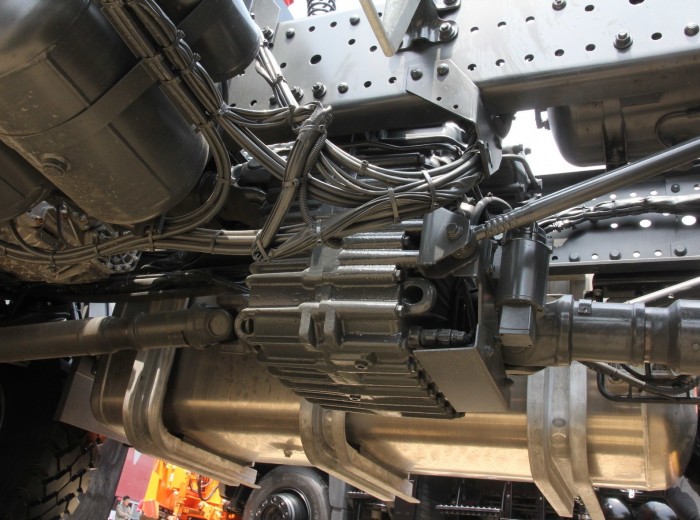 奔驰 Actros重卡 610马力 6X6 大件牵引车(型号4060)底盘图（30/50）