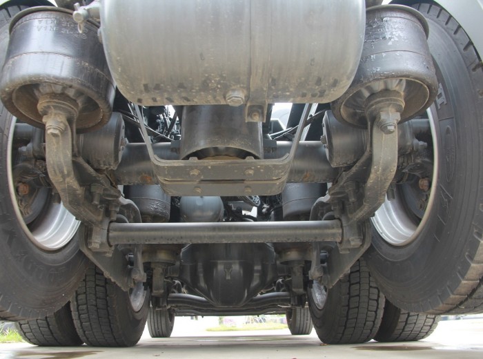 奔驰 Actros重卡 440马力 6X2 牵引车(型号2644)底盘图（44/77）