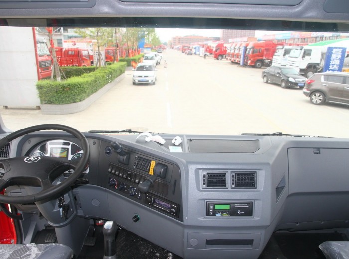 红岩 杰狮重卡 350马力 6X2 牵引车(CQ4255HTG273)驾驶室图（7/37）
