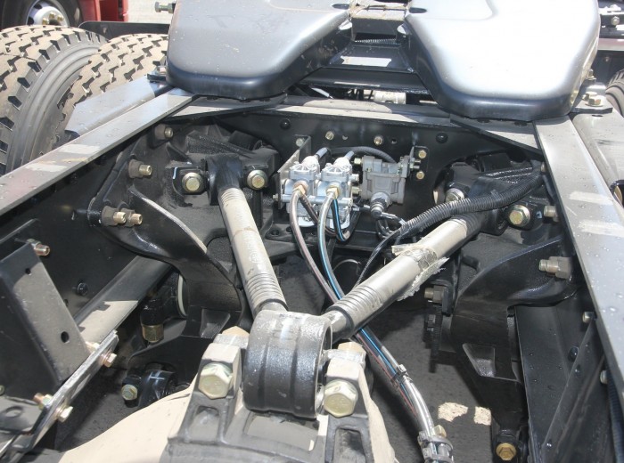 2013款解放 J6P重卡 350马力 6X4 牵引车底盘图（40/50）