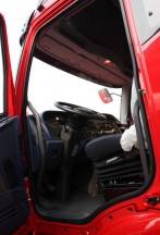 解放 J6P重卡 350马力 6X4 牵引车(2011款)(AMT)(CA4250P66K2T1A1HE)驾驶室图
