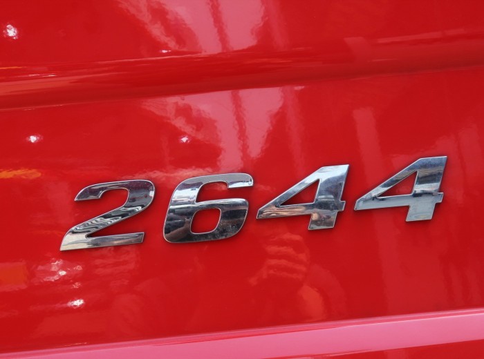 奔驰 Actros重卡 408马力 6X2 牵引车(型号2644)外观图（16/19）