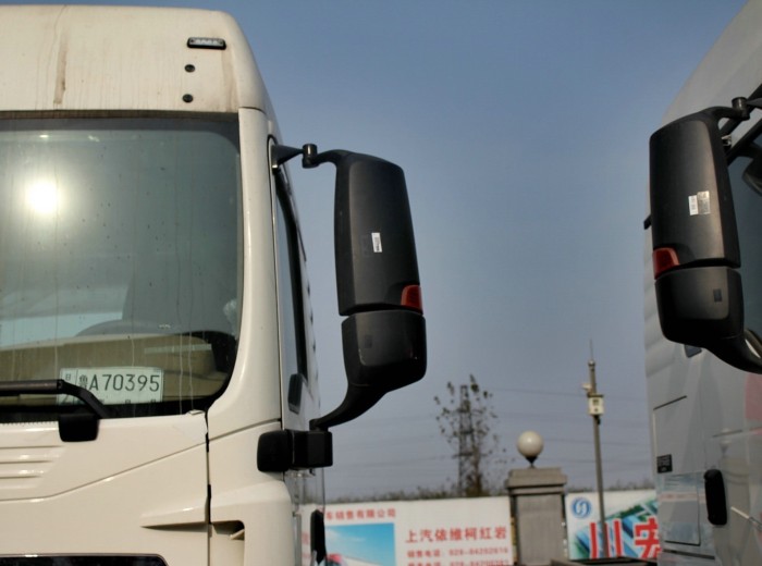 中国重汽 HOWO T5G重卡 280马力 4X2 牵引车(ZZ4187M361GD1)外观图（13/28）