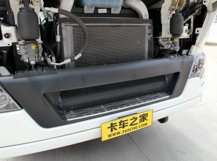中国重汽 HOWO-T7H重卡 400马力 6X4 牵引车（ZZ4257V324HD1B）外观图（57/57）