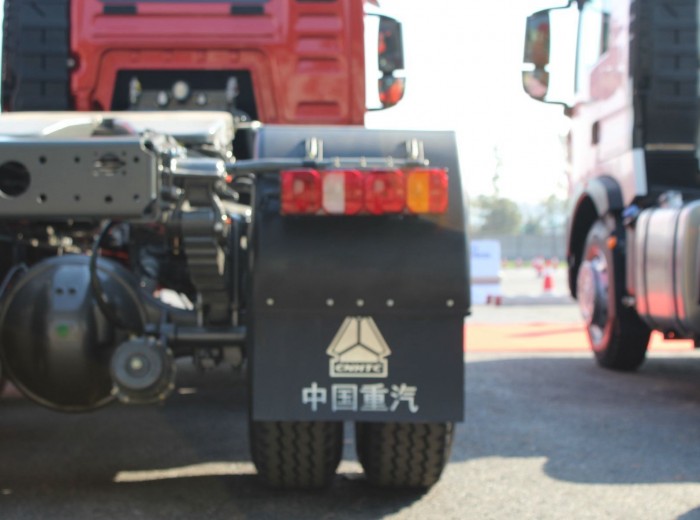 中国重汽 HOWO T5G重卡 350马力 6X2 牵引车(轻量化)(ZZ4257N25CGD1)底盘图（15/21）