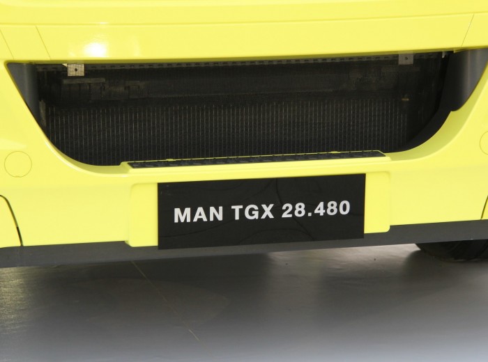曼(MAN) TGX系列重卡 480马力 6X2 牵引车(型号28.480)外观图（55/58）
