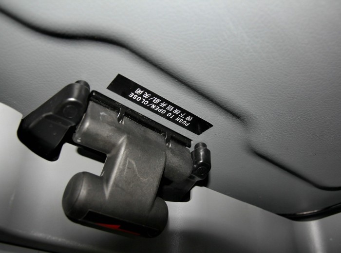 福田 欧曼GTL 超能版重卡 350马力 4X2 牵引车(BJ4189SLFKA-XA)驾驶室图（31/44）
