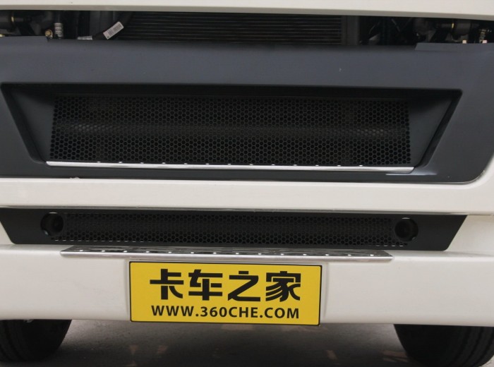 中国重汽 HOWO-T7H重卡 390马力 6X4 牵引车（ZZ4257V324HC1B/V2GB-1）外观图（46/52）