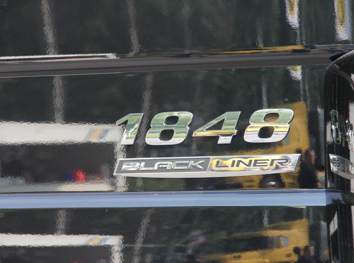 奔驰 Actros重卡 480马力 4X2 牵引车(黑曜石)(型号1848LS)外观图（4/5）