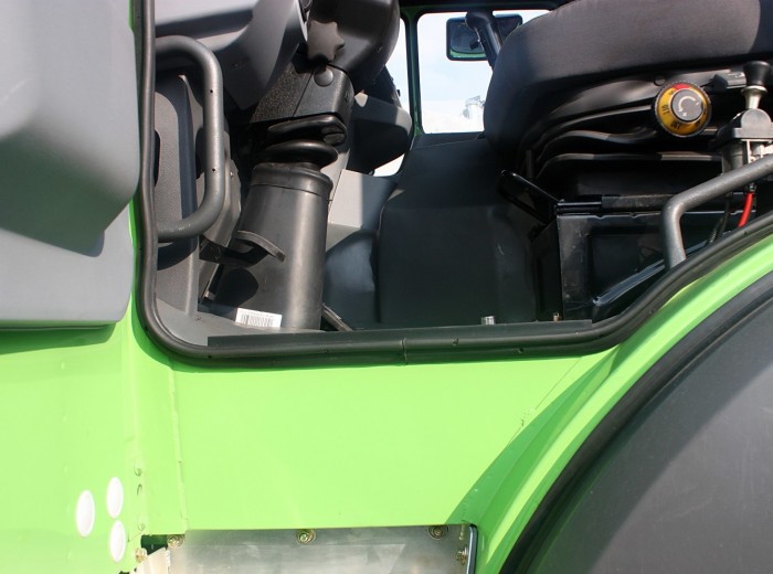 北奔 NG80系列重卡 336马力 6X4 自卸车(城市渣土车)(ND5250ZLJZ04)驾驶室图（4/65）