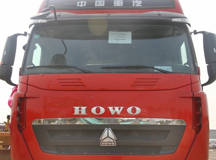中国重汽 HOWO-T7H重卡 440马力 6X4 牵引车(ZZ4257V324HD1B)外观图（11/41）