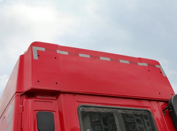 红岩 杰狮M100重卡 350马力 4X2 牵引车(CQ4185HTG361)外观图（55/98）