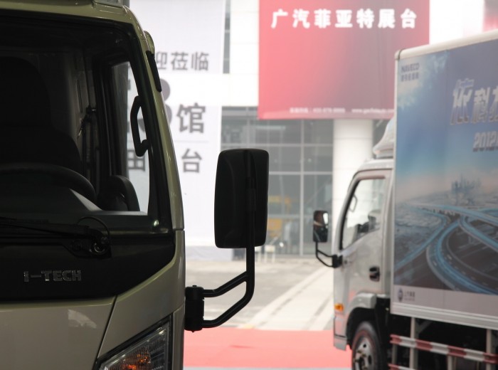 南京依维柯 跃进欧卡K301-33 125马力 4.2米单排厢式轻卡外观图（12/20）