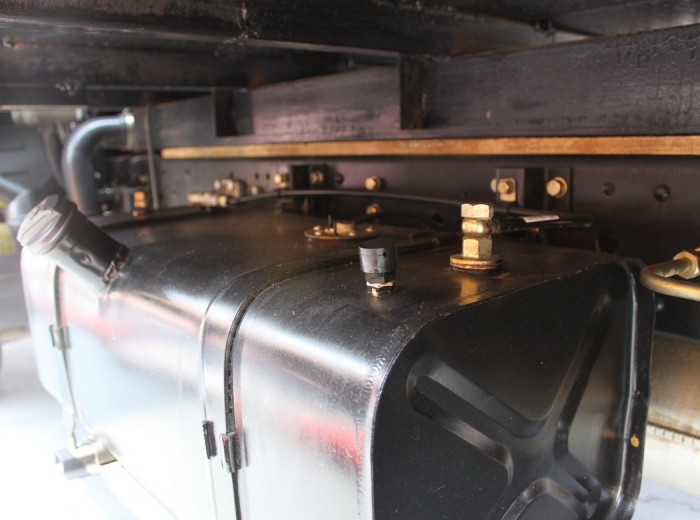 一汽解放 501系列 120马力 4.25米单排厢式轻卡底盘图（6/34）