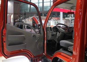 福田欧马可1系 150马力 4.165米单排厢式轻卡驾驶室图