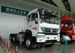 中国重汽 金王子重卡 336马力 6X4 牵引车(精英版)(ZZ4251N3241C) 