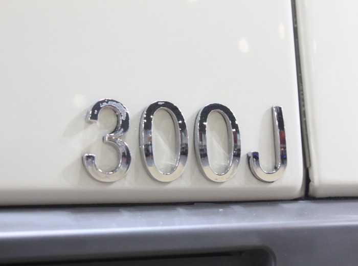 广汽日野 300J系列 125马力 3.31米双排厢式轻卡外观图（9/15）