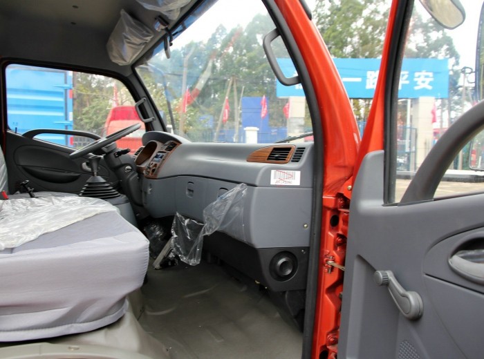 东风多利卡L 115马力 3300轴距单排轻卡底盘驾驶室图（41/49）
