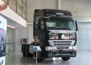 中国重汽 HOWO A7系重卡 340马力 6X4 牵引车(驾驶室A7-G)(ZZ4257N3247N1B)