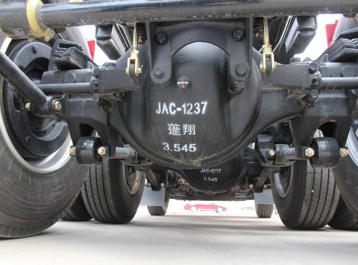 江淮 格尔发K3系列重卡 340马力 6X4 牵引车(新造型高顶 轻量化)(HFC4250KR1T)底盘图（39/42）