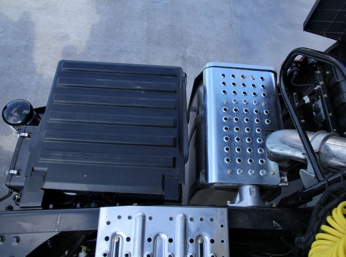 一汽解放 JH6重卡 420马力 6X4 牵引车(CA4250P25K2T1E4)底盘图（121/185）