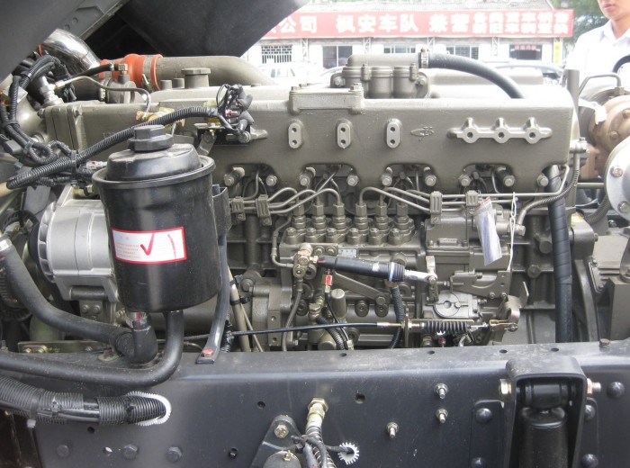 东风柳汽 霸龙重卡 260马力 4X2 牵引车(LZ4181PAF)底盘图（3/8）