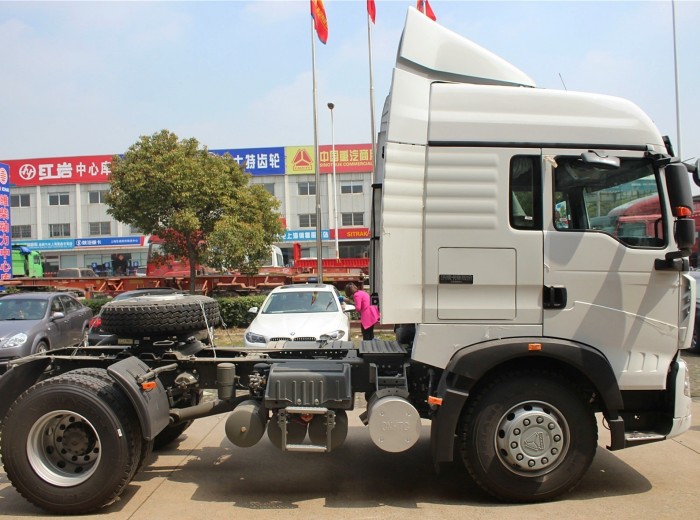 中国重汽 HOWO T5G系重卡 350马力 4X2 牵引车(ZZ4183N361GD1)外观图（10/31）