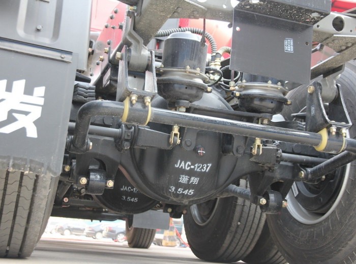 江淮 格尔发K3系列重卡 340马力 6X4 牵引车(新造型高顶 轻量化)(HFC4250KR1T)底盘图（38/42）