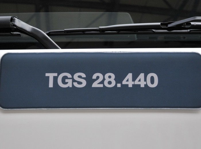 曼 TGS BLS-WW系列重卡 440马力 6X2 牵引车(型号：28.440)外观图（63/71）