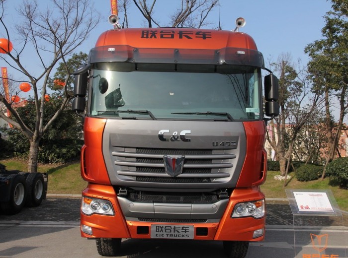 联合卡车U400 400马力 6X4 LNG牵引车(超重载型)(SQR4251N6ZT4)外观图（1/25）