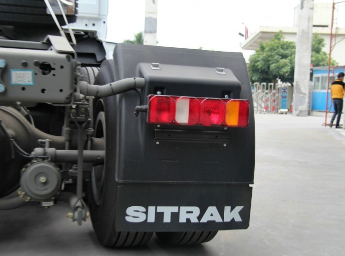 中国重汽 SITRAK C7H重卡 440马力 6X4 牵引车(宽体)(ZZ4256V324HD1B)底盘图（49/68）