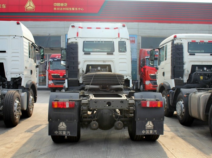 中国重汽 HOWO T5G重卡 280马力 4X2 牵引车(ZZ4187M361GD1)外观图（5/28）