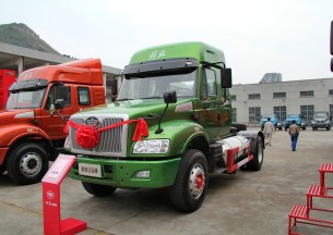 柳特 新安捷(L5R)重卡 350马力 4X2 LNG牵引车(CA4181N2E5A90)