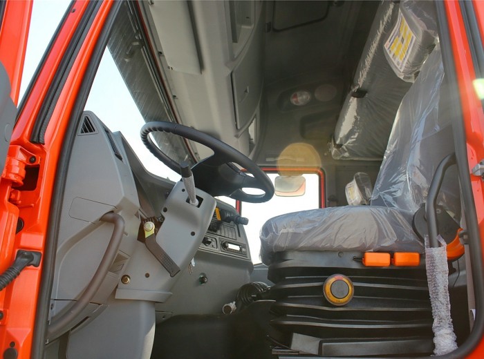 红岩杰狮M100 290马力 6X2 牵引车 （CQ4255HTG273C）驾驶室图（3/40）