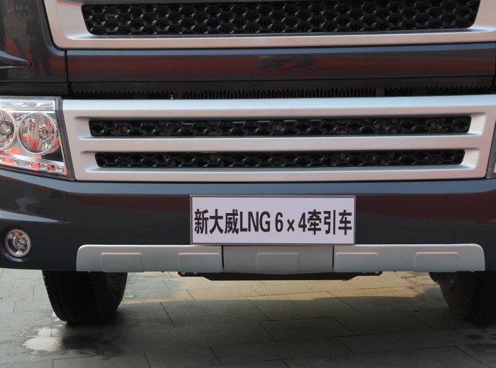 青岛解放 新大威重卡 380马力 6X4 LNG牵引车(CA4258P2K15T1NA80)外观图（48/62）