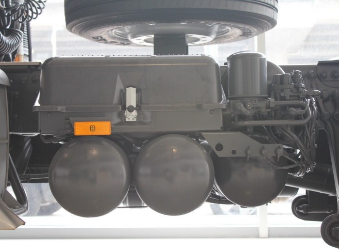奔驰 Actros重卡 440马力 6X2 牵引车(型号2644)底盘图（22/35）