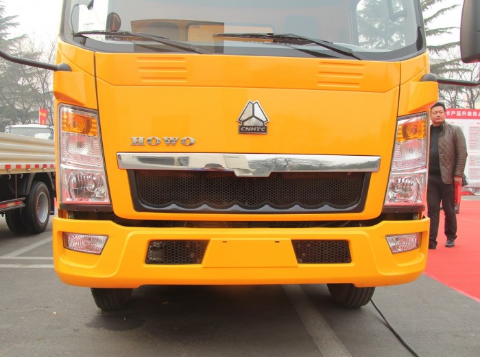 中国重汽HOWO 悍将 88马力 4.2米LED广告车轻卡外观图（11/28）
