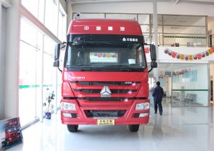中国重汽 HOWO重卡 336马力 4X2 牵引车(全能一版 HW79)(变速器HW20716A)(ZZ4187N3517C)