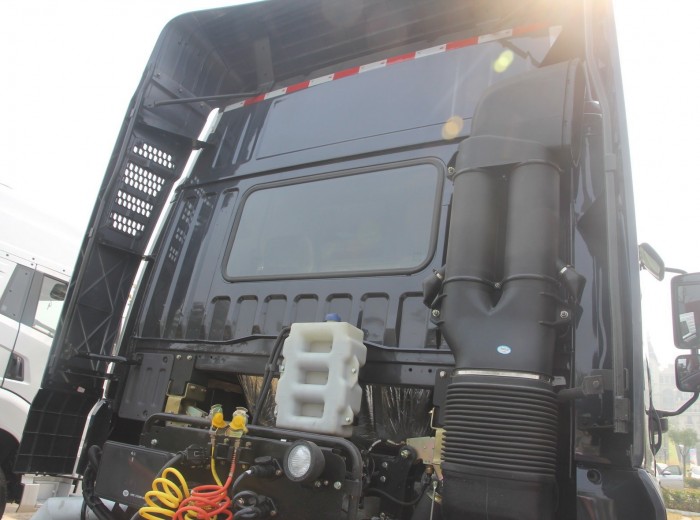 青岛解放 天V重卡 420马力 6X4 牵引车(AMT变速箱)(CA4259P2K2T1EA80)底盘图（29/30）