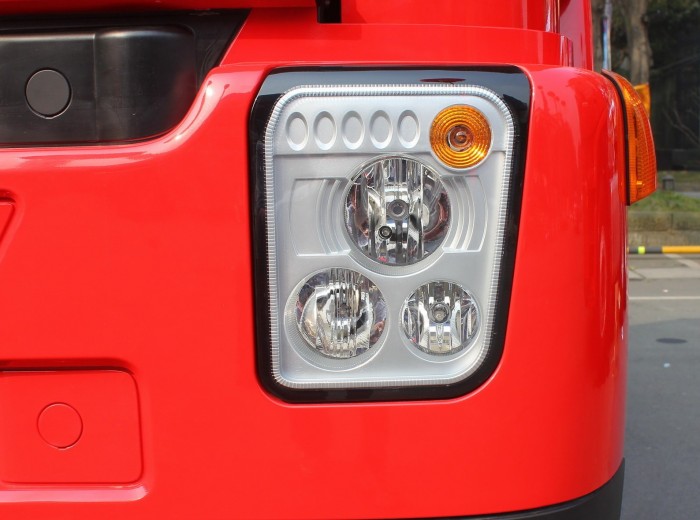 红岩 杰狮重卡 350马力 6X2 牵引车(CQ4255HTG273)外观图（48/59）