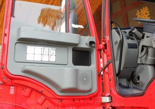 红岩 杰狮C100重卡 480马力 6X4 大件运输牵引车(CQ4255HXG334HH)驾驶室图